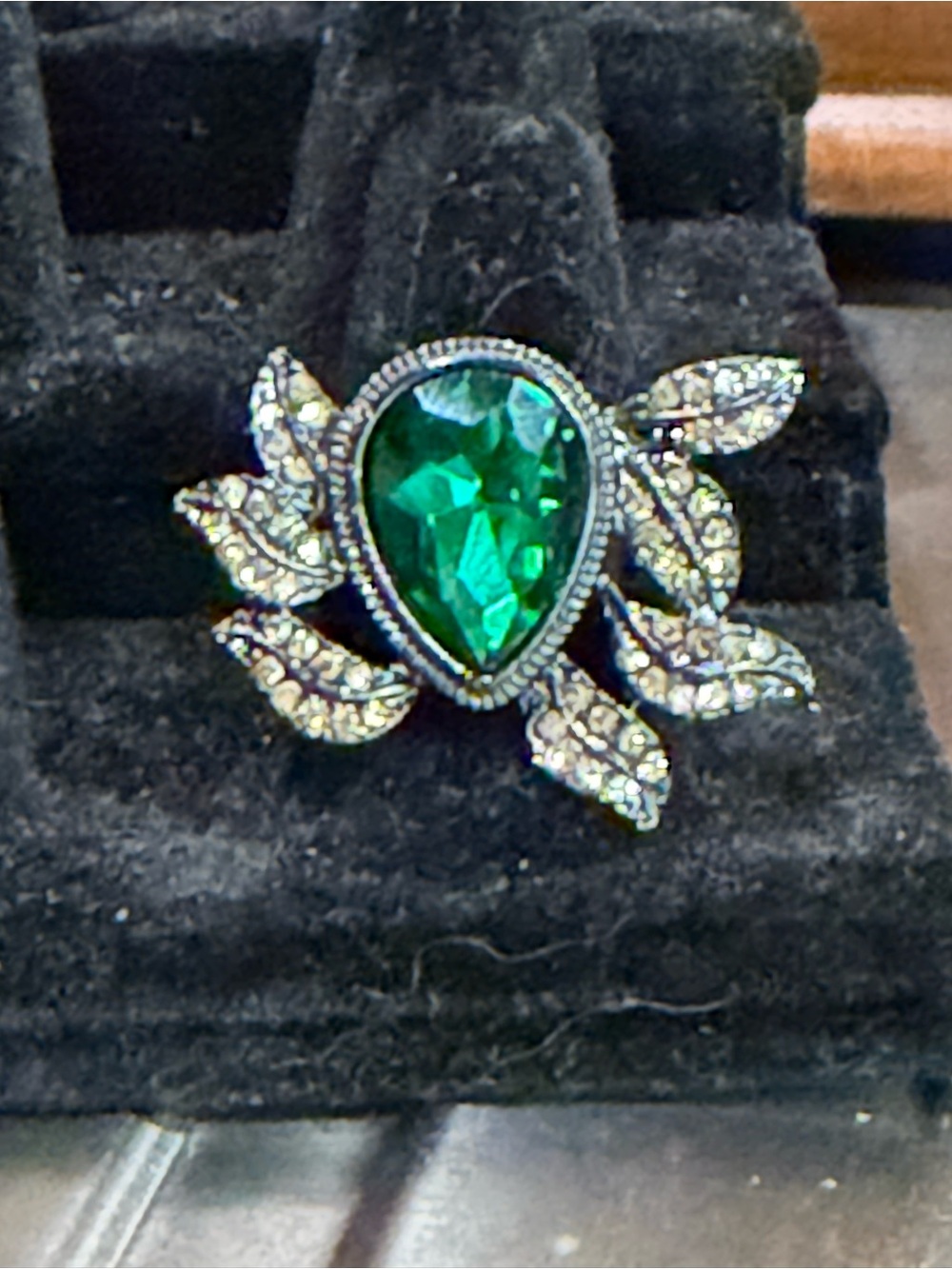 Elegant Austrian Champagne Crystal,  Green Teardrop Leaf Ring in Dark Silvertone